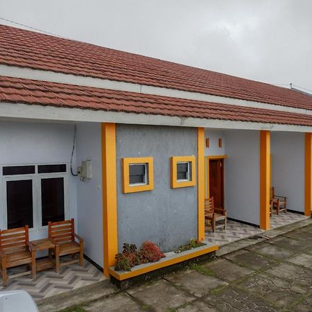 Reddoorz Near Candi Cetho Karanganyar Karanganyar  エクステリア 写真