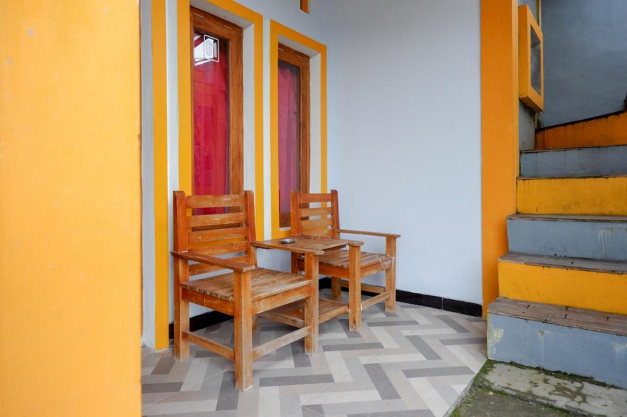 Reddoorz Near Candi Cetho Karanganyar Karanganyar  エクステリア 写真