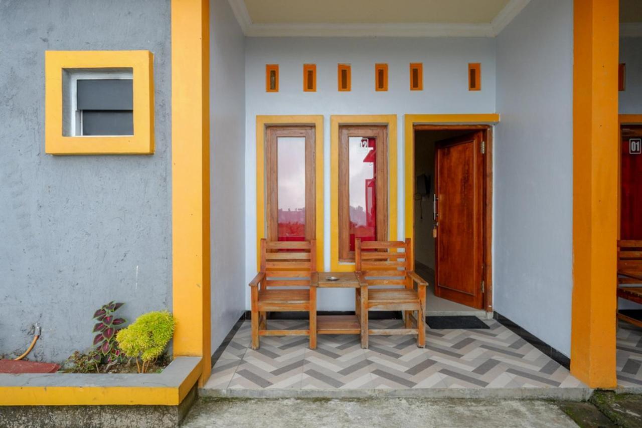 Reddoorz Near Candi Cetho Karanganyar Karanganyar  エクステリア 写真