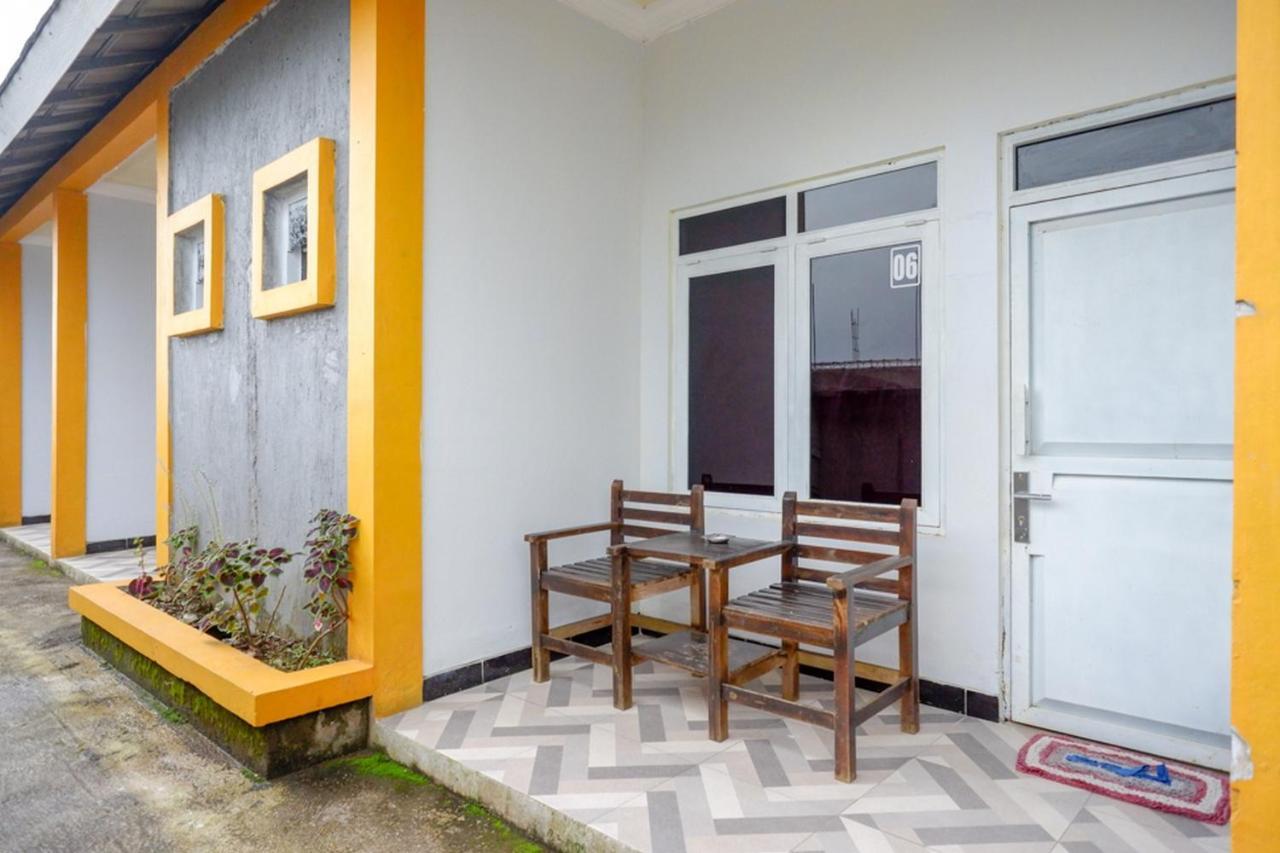 Reddoorz Near Candi Cetho Karanganyar Karanganyar  エクステリア 写真